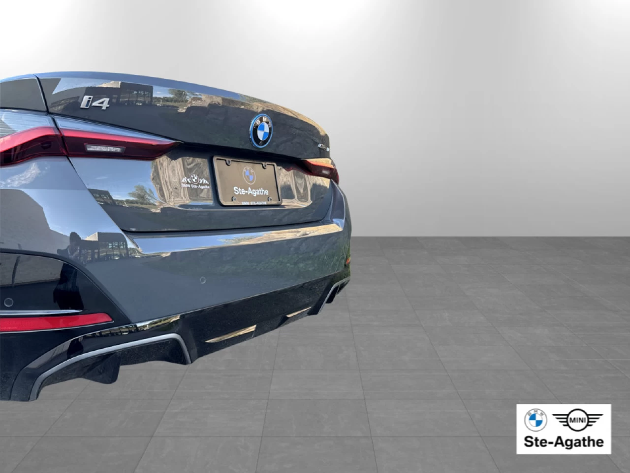 2025 BMW i4 eDrive40 Main Image