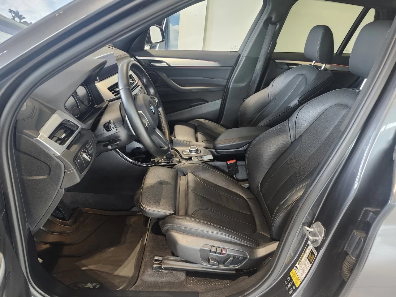 2021 BMW X1 xDrive28i Image principale