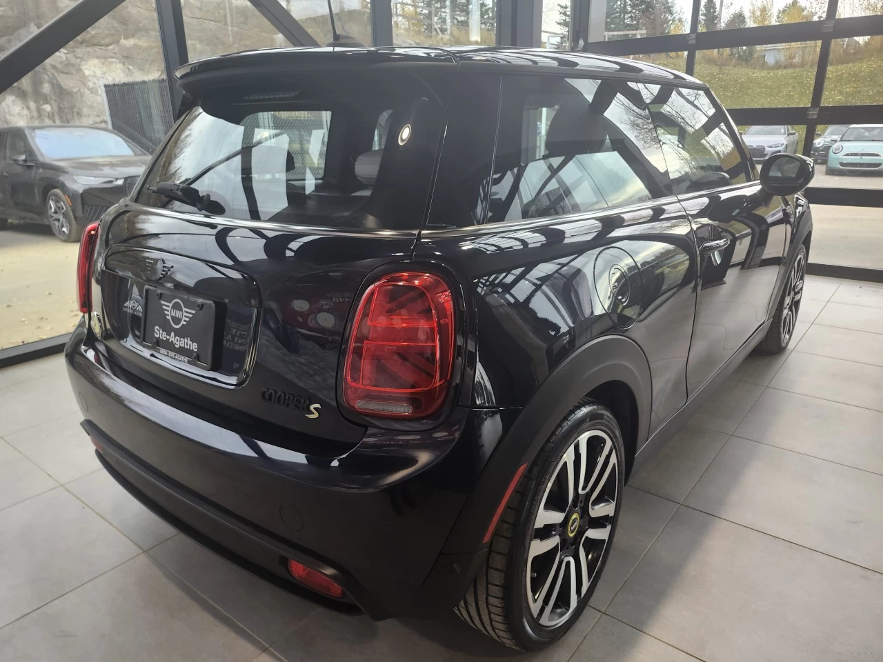 2023 Mini Cooper SE Main Image
