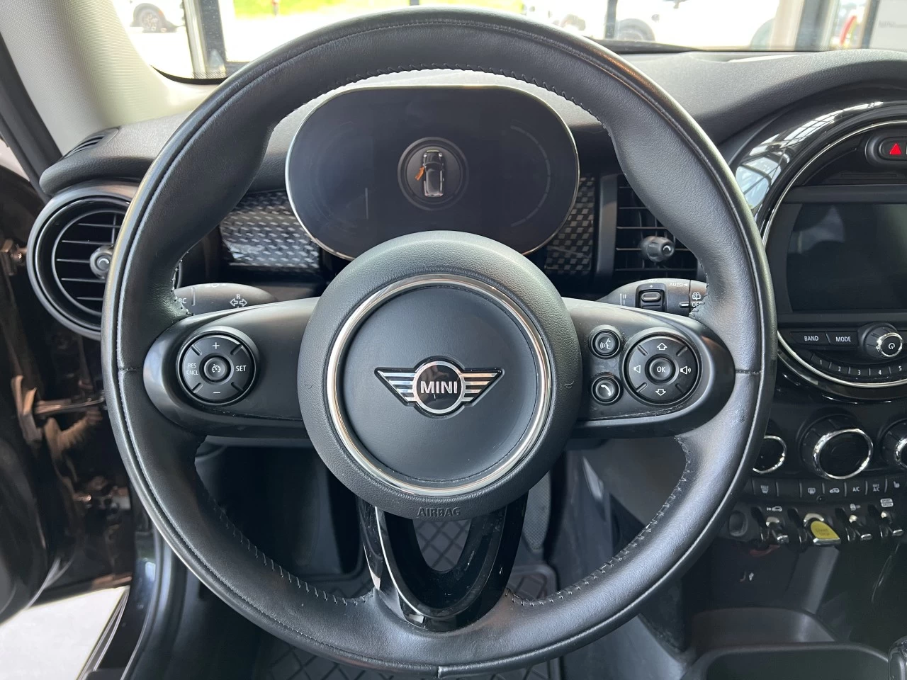 2021 Mini Cooper Cooper SE Main Image