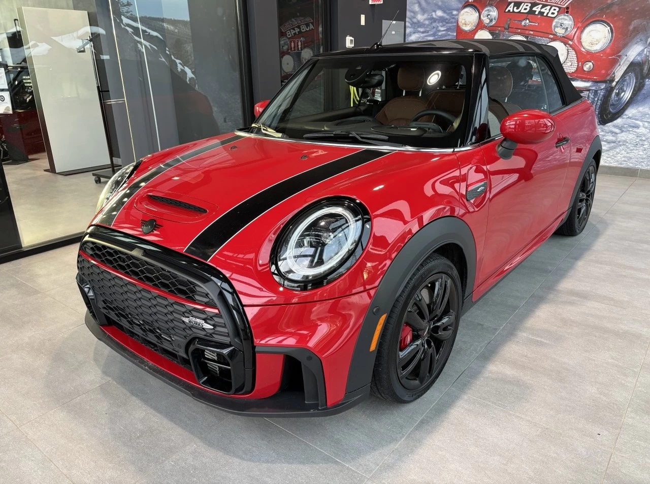 2024 Mini Cooper Convertible John Cooper Works Image principale