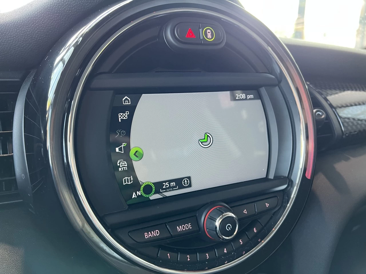 2021 Mini Cooper Cooper SE https://www.bmwsteagathe.com/resize/b990ff35b810a3abc0cc817b2ca24889-1
