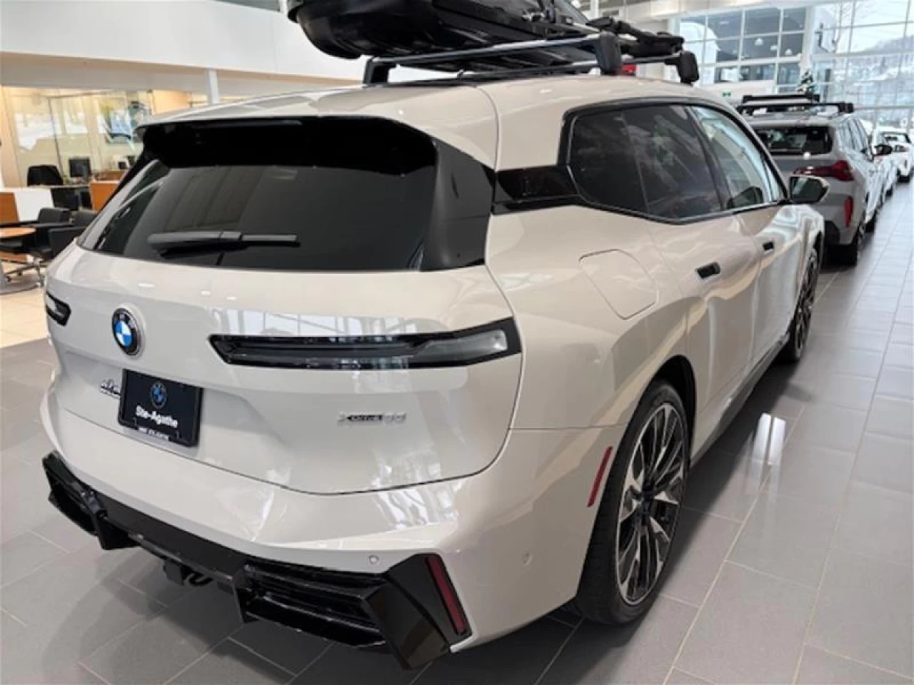 2026 BMW iX xDrive60 Main Image