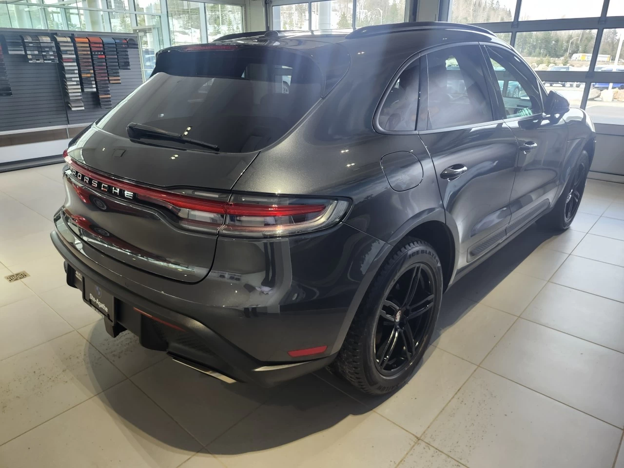 2023 Porsche Macan AWD Image principale