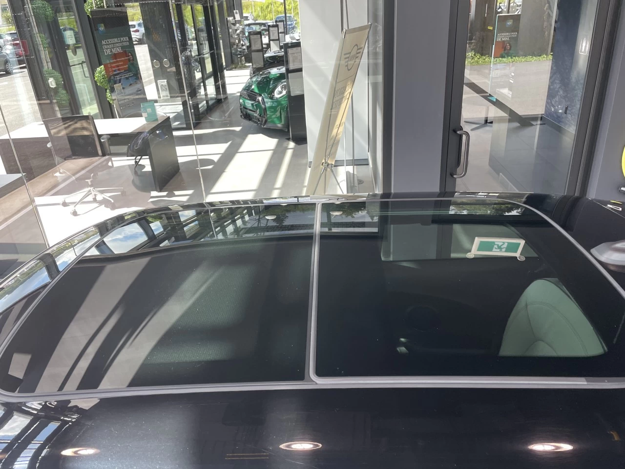 2022 Mini Cooper Cooper SE https://www.bmwsteagathe.com/resize/b990ff35b810a3abc0cc817b2ca24889-1