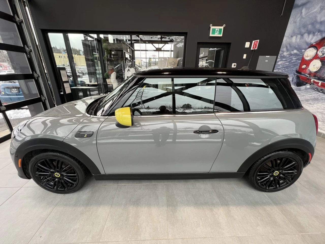 2023 Mini Cooper Cooper SE Main Image