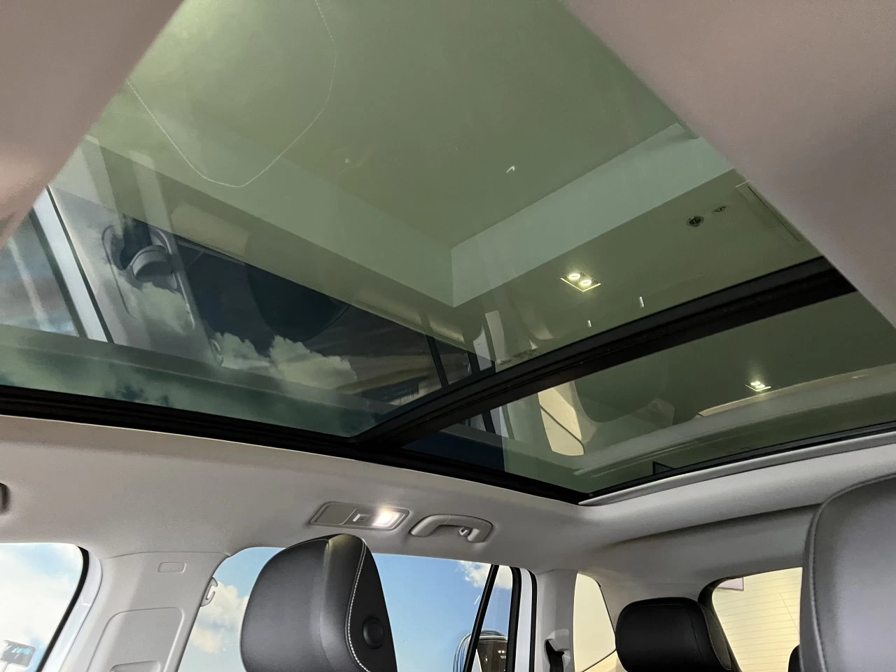 2022 Volkswagen Tiguan Comfortline Main Image