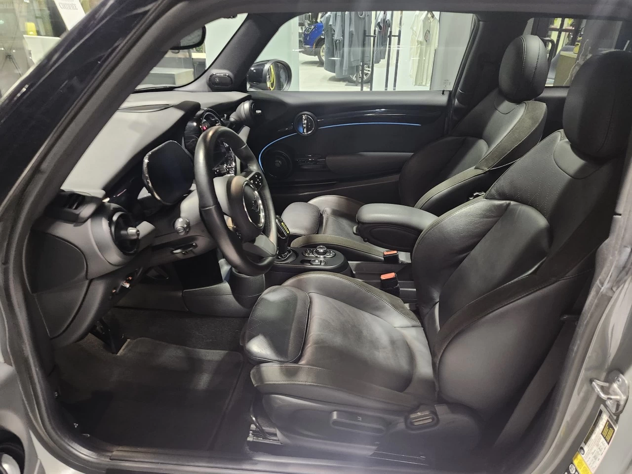 2022 Mini Cooper SE Main Image