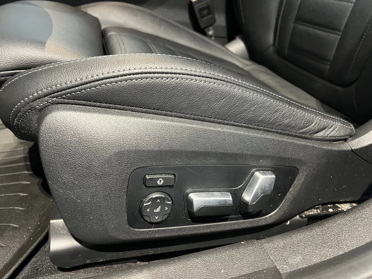 2022 BMW M340i xDrive M340i xDrive Image principale