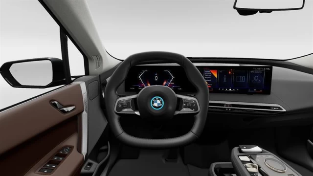 BMW iX xDrive50 2025