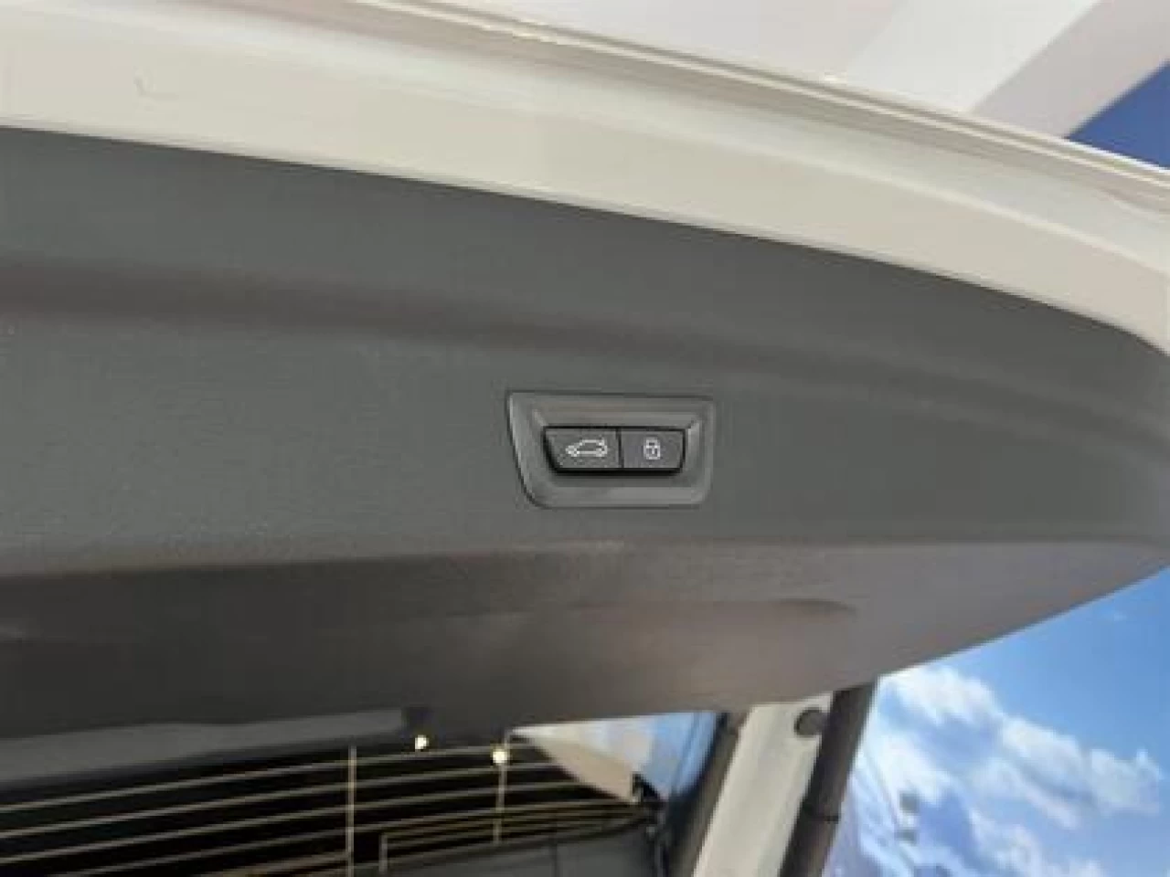 2023 BMW X1 xDrive28i Main Image
