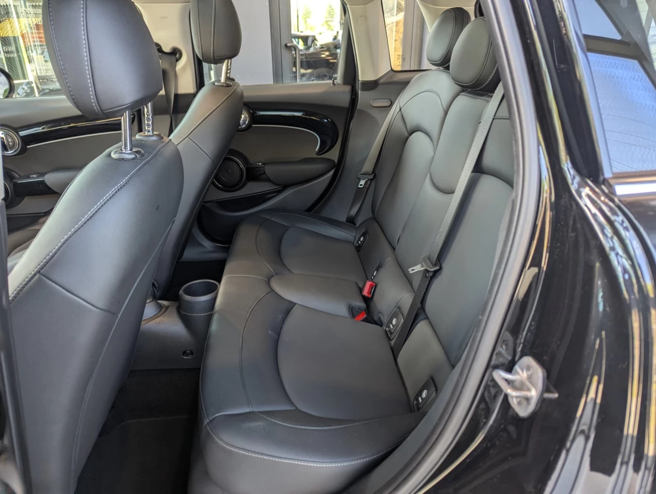 2024 Mini Cooper Cooper 5 portes https://www.bmwsteagathe.com/resize/b990ff35b810a3abc0cc817b2ca24889-1
