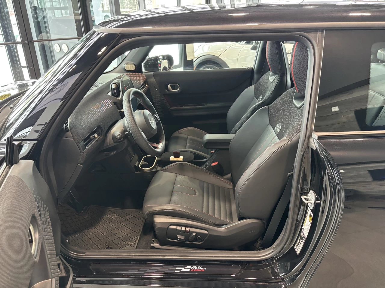 2025 MINI John Cooper Works 3 Door Image principale