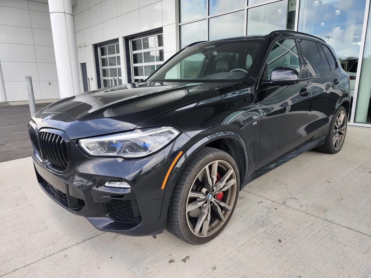 2021 BMW X5 M50i https://www.bmwsteagathe.com/resize/b990ff35b810a3abc0cc817b2ca24889-1