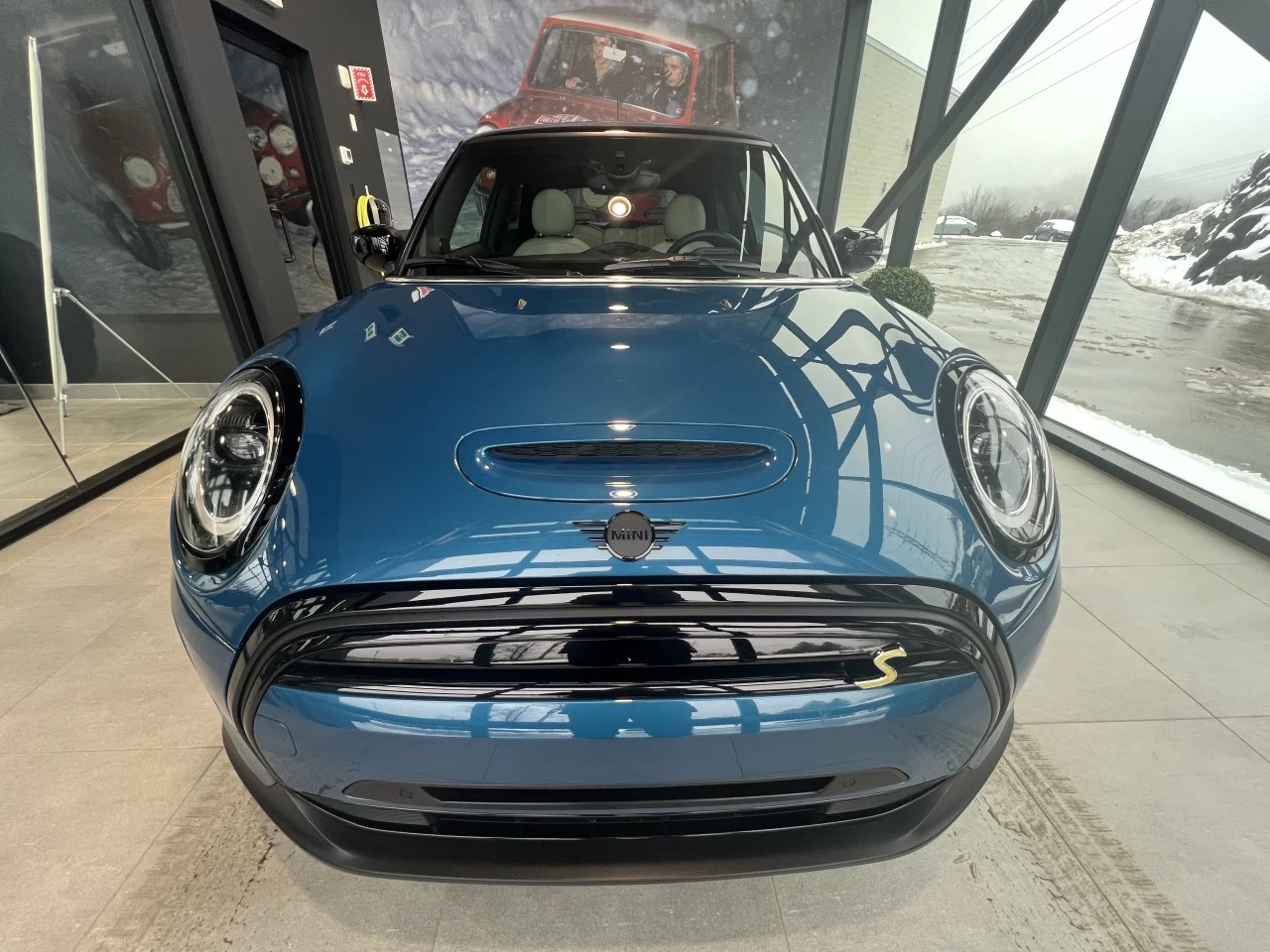2023 Mini Cooper Cooper SE https://www.bmwsteagathe.com/resize/b990ff35b810a3abc0cc817b2ca24889-1