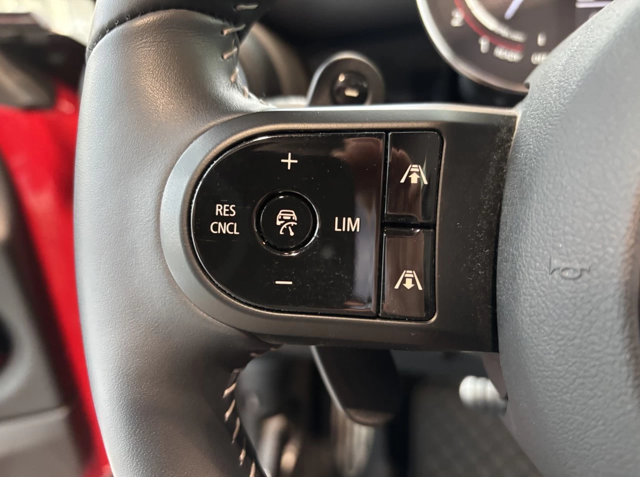 2024 Mini Cooper Convertible John Cooper Works Image principale