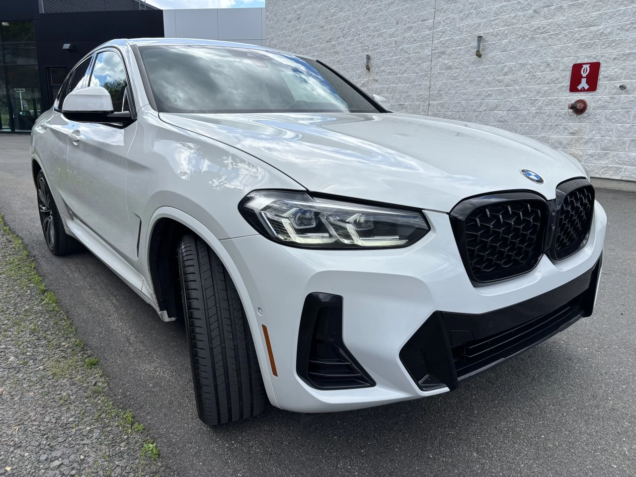 2022 BMW X4 xDrive30i Main Image