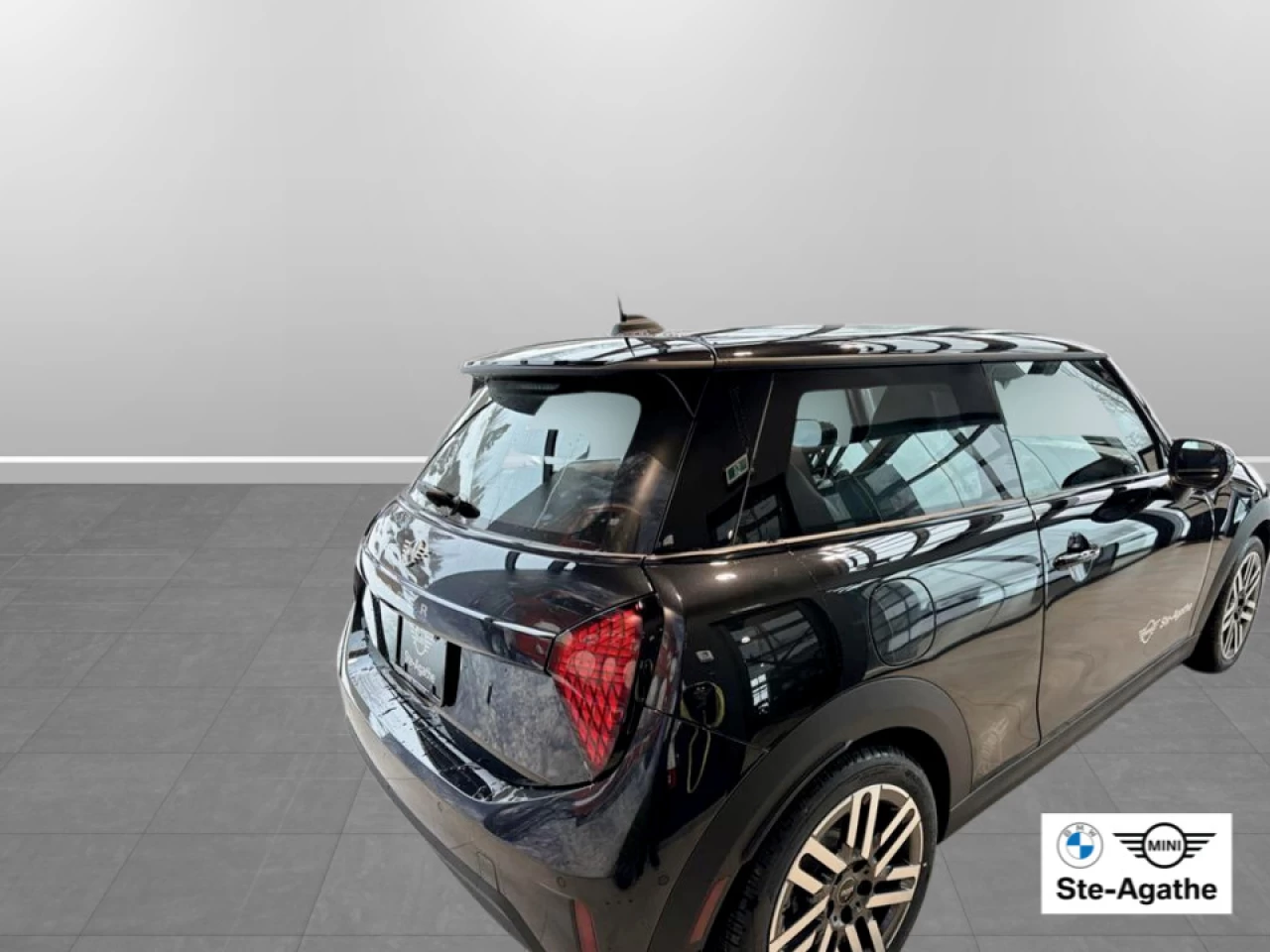 2026 MINI 3 Door Cooper C FWD Image principale