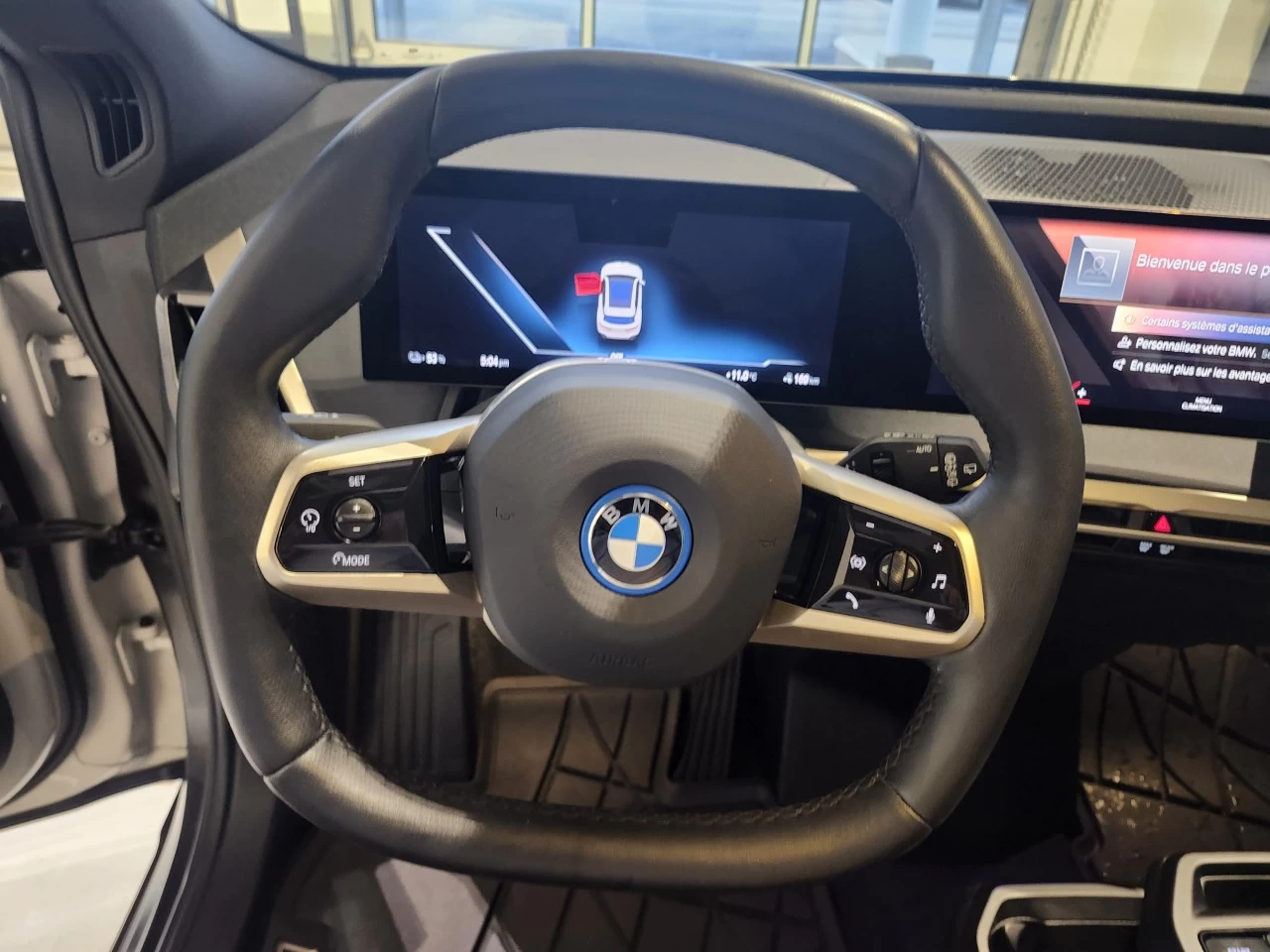 2023 BMW iX xDrive40 Main Image