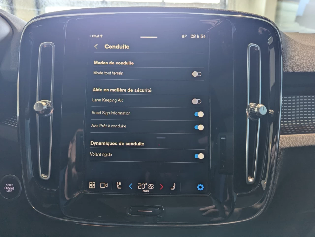 2023 Volvo XC40 Plus Dark Theme Main Image