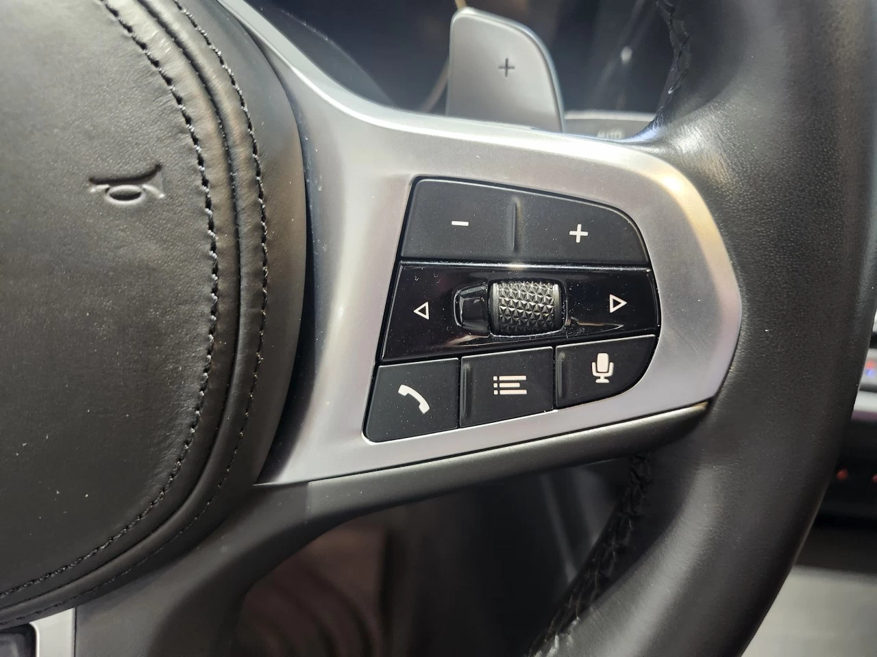 2022 BMW 3 series 330i xDrive Image principale