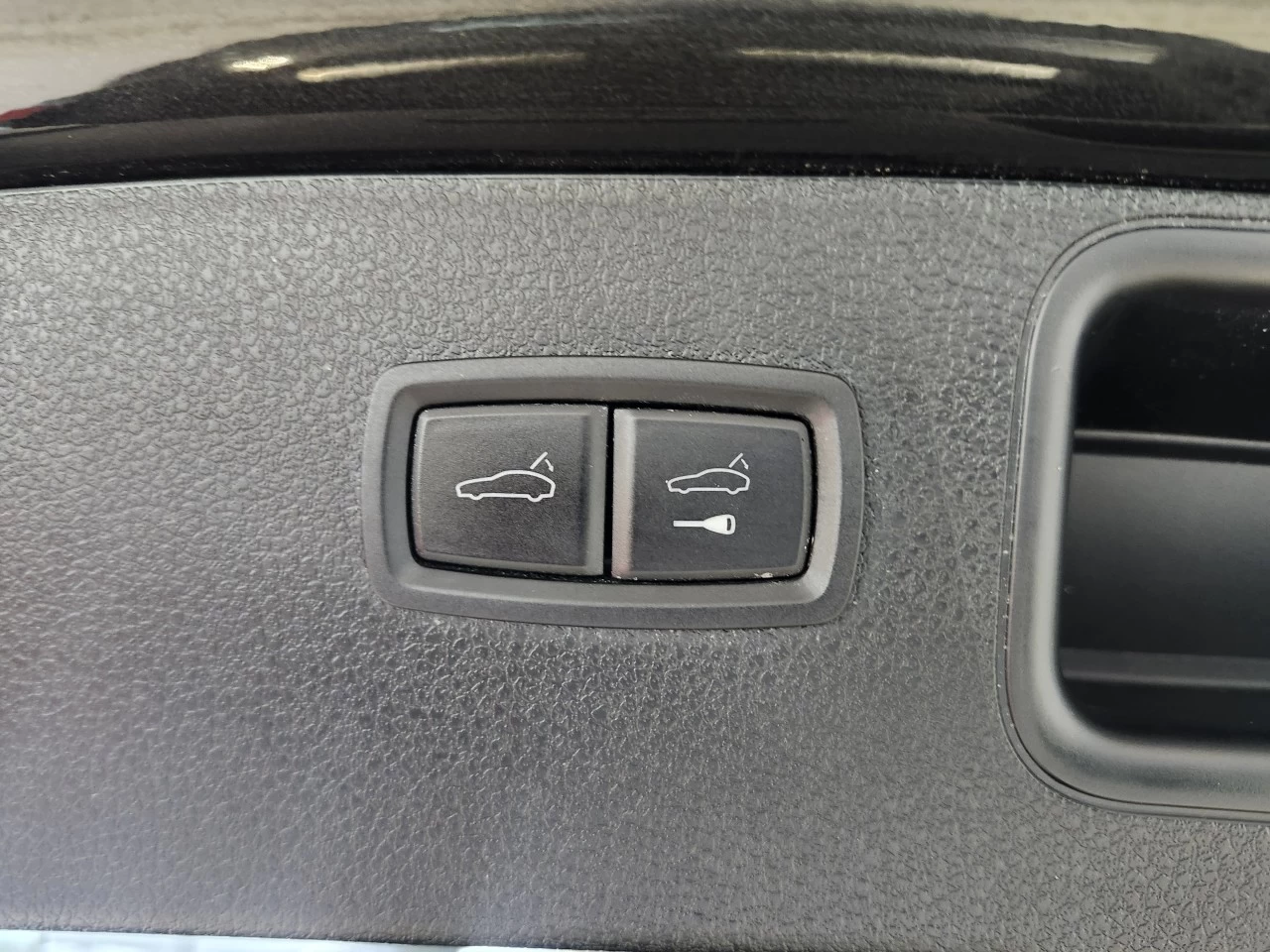 2023 Porsche Macan AWD Image principale