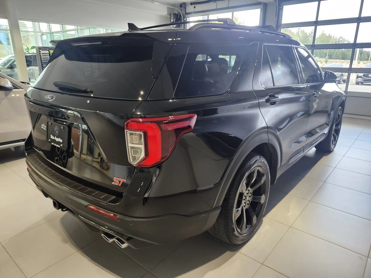 2023 Ford Explorer ST Image principale