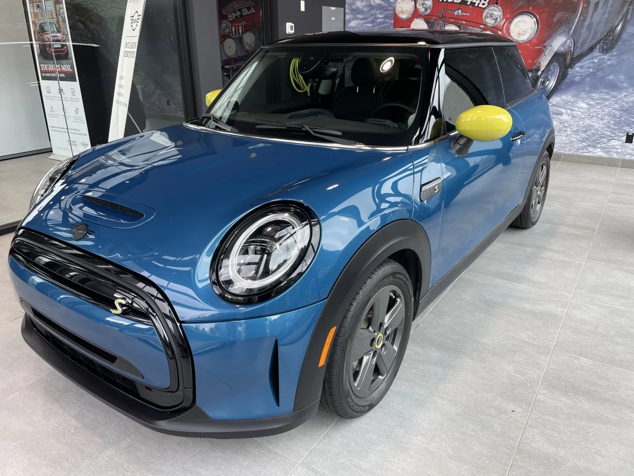 2023 Mini Cooper Cooper SE https://www.bmwsteagathe.com/resize/b990ff35b810a3abc0cc817b2ca24889-1