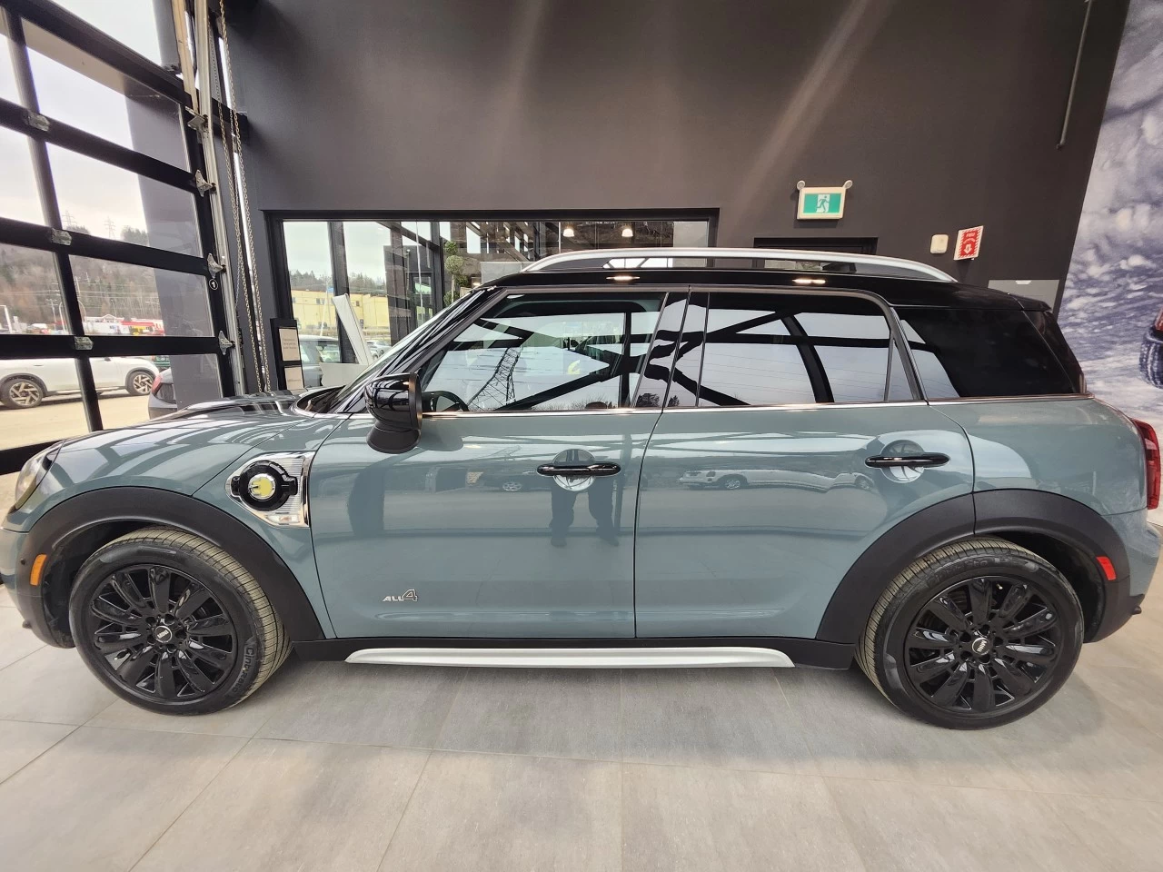 2022 Mini Cooper Countryman Cooper SE Main Image
