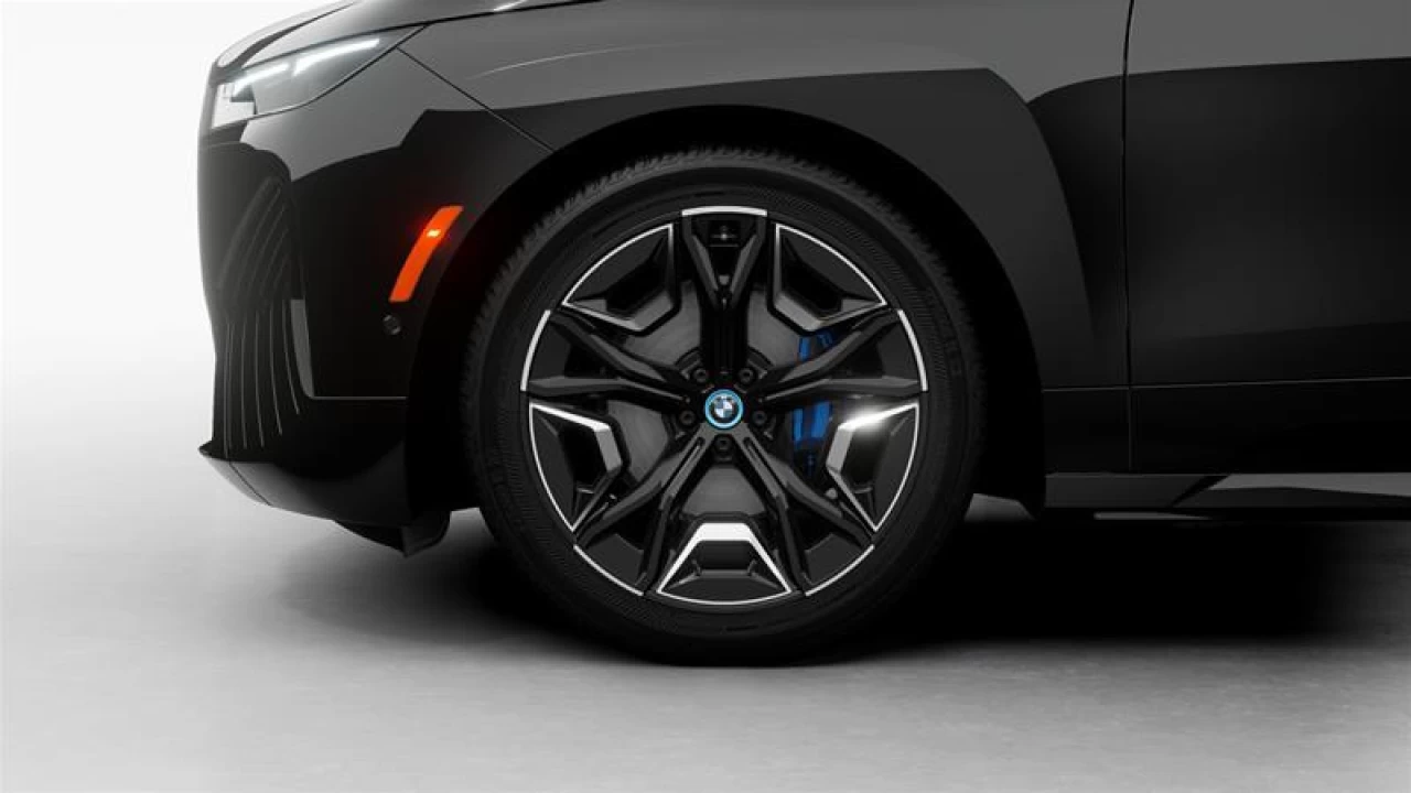 2025 BMW iX xDrive40 Edition Main Image