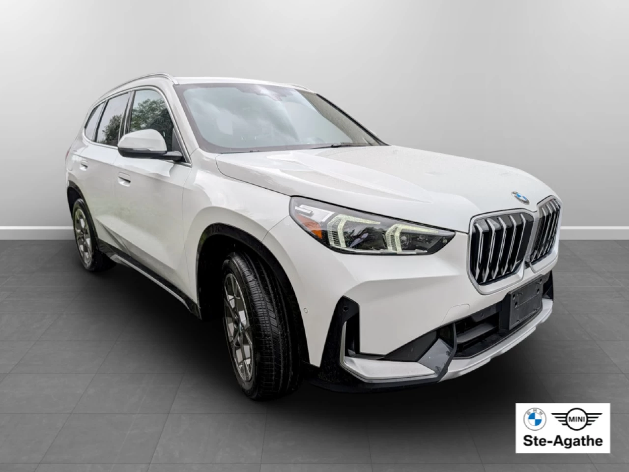 2025 BMW X1 xDrive28i Image principale