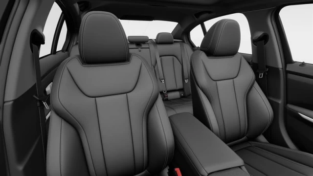 BMW 330i xDrive Sedan 2025