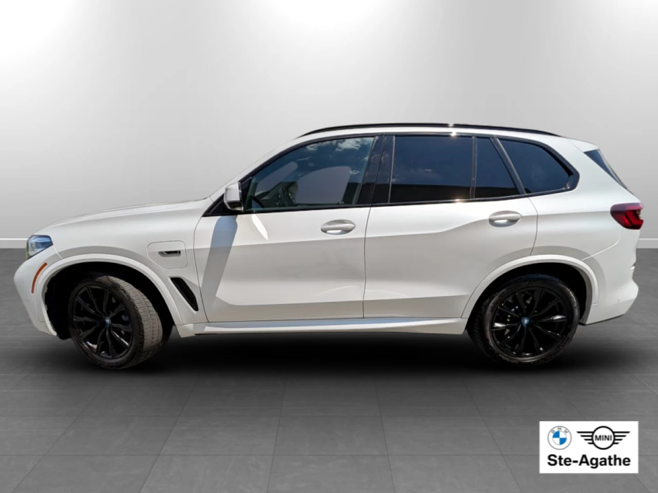 2023 BMW X5 X5 xDrive45e Main Image