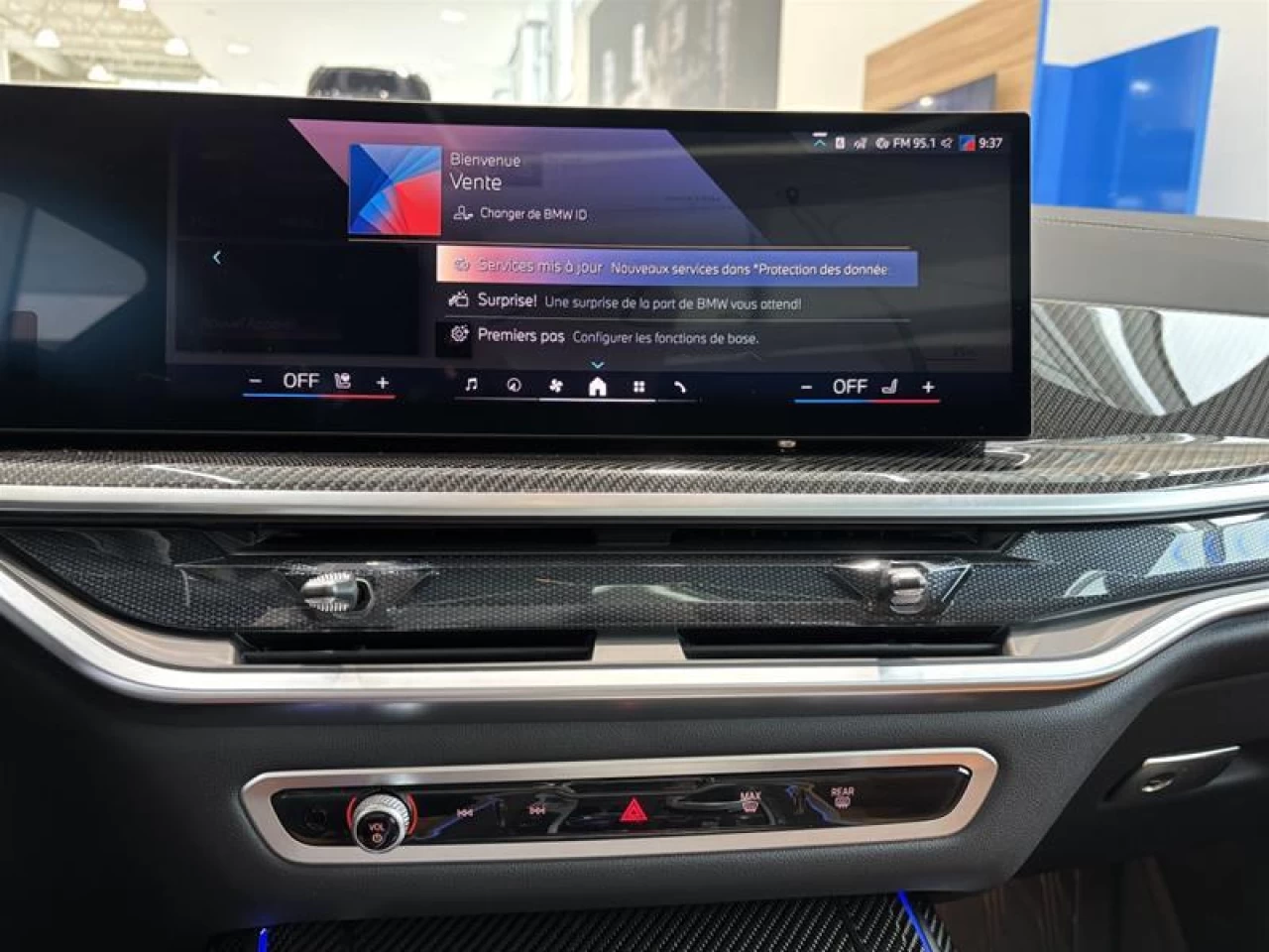 2026 BMW X7 xDrive40i Main Image