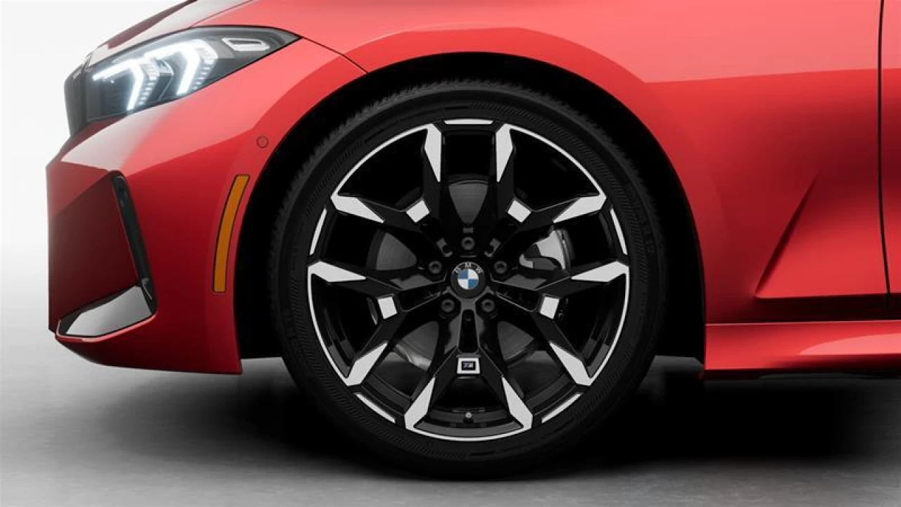 2025 BMW 330i xDrive Sedan Image principale