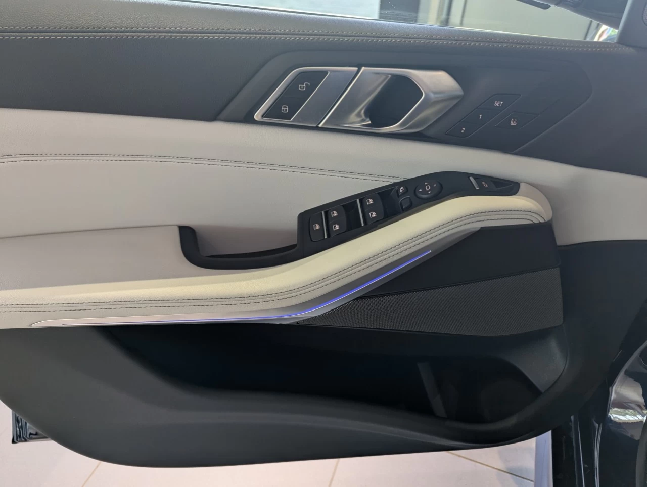 2023 BMW X5 M50i Main Image