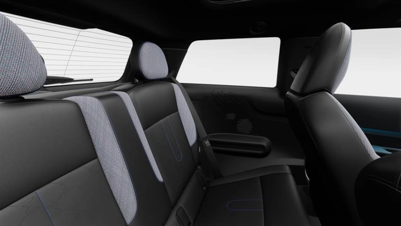 2026 MINI 3 Door Cooper C FWD Image principale