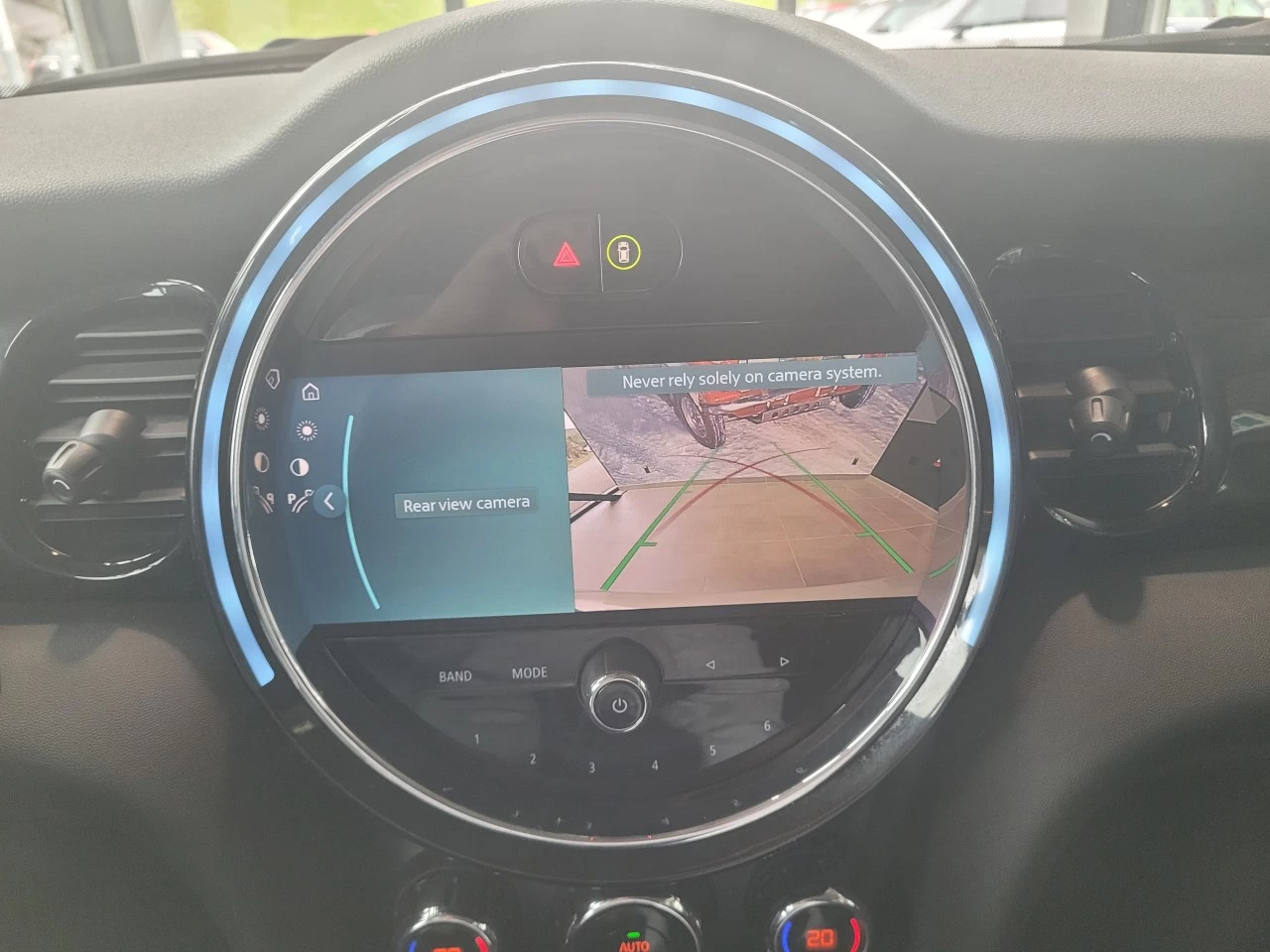 2022 Mini Cooper Cooper SE https://www.bmwsteagathe.com/resize/b990ff35b810a3abc0cc817b2ca24889-1