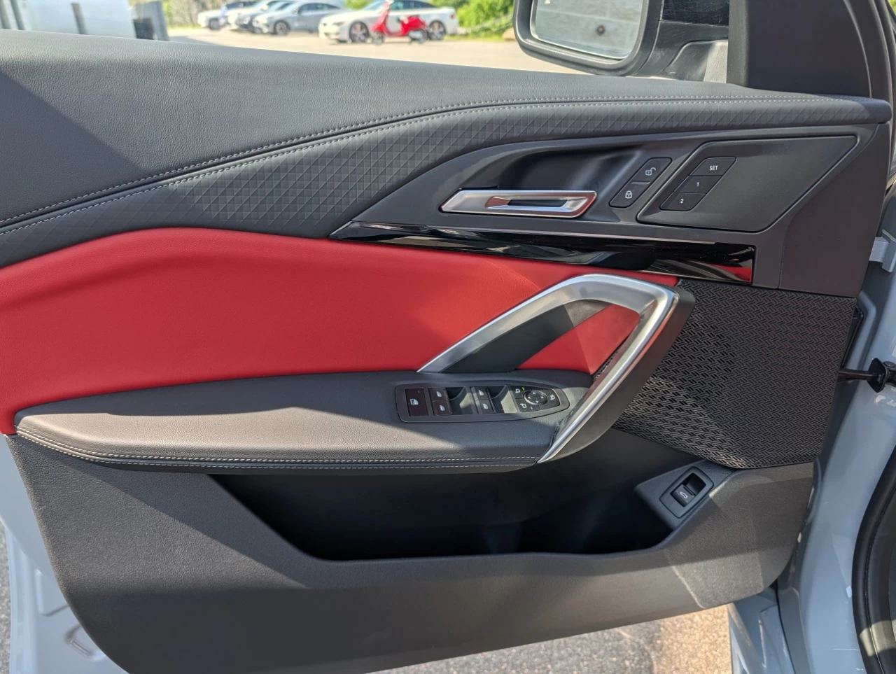 2025 BMW X2 xDrive28i Main Image