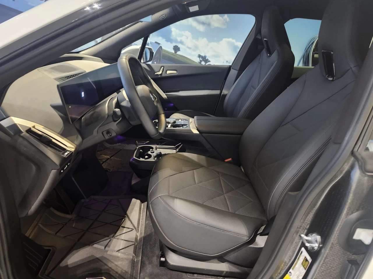 2023 BMW iX xDrive40 Main Image