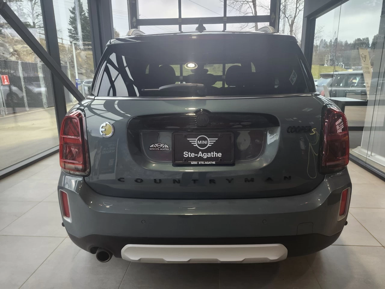 2022 Mini Cooper Countryman Cooper SE Main Image