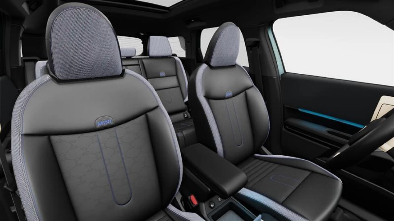 2025 MINI Countryman SE ALL4 Main Image