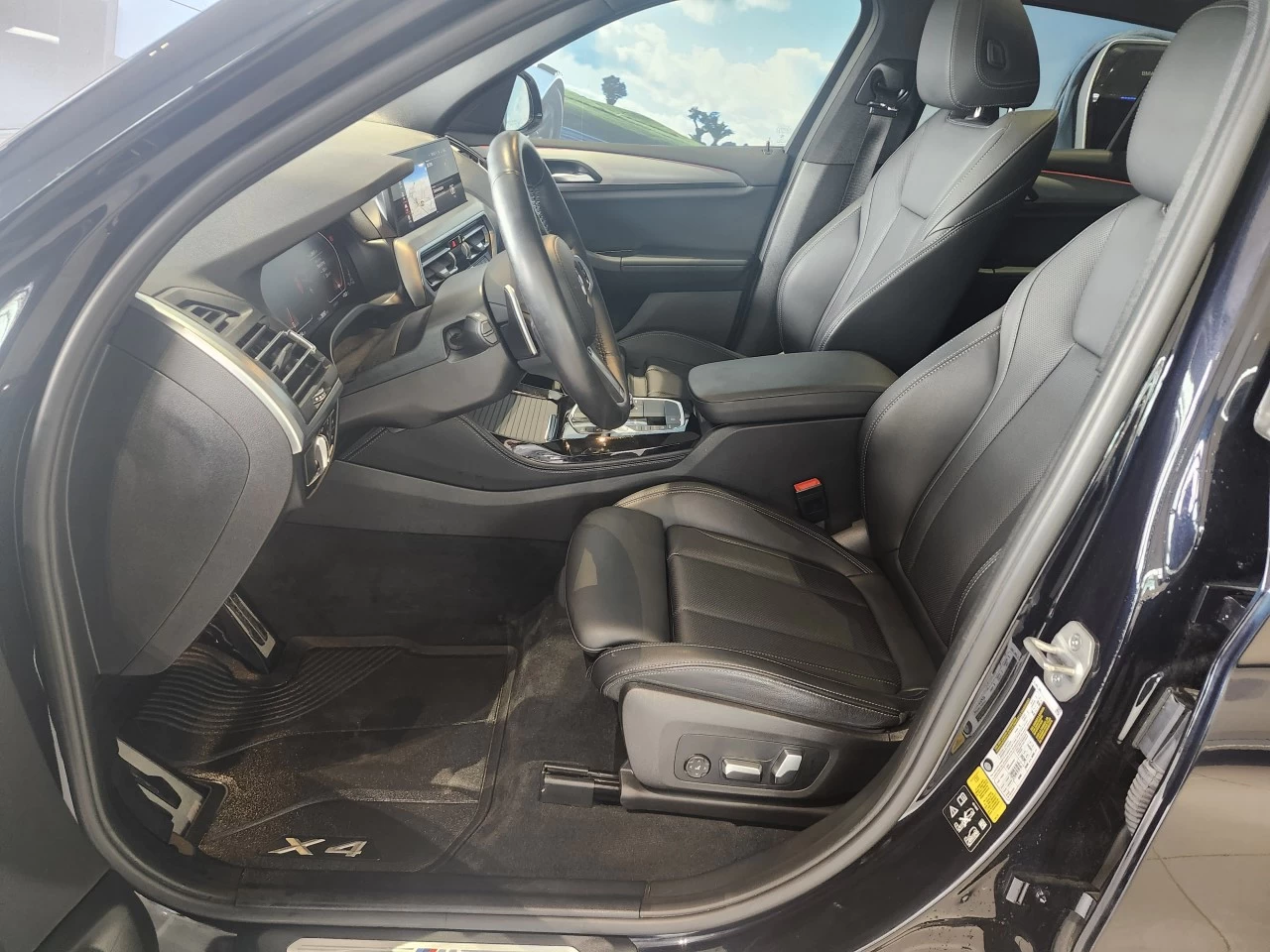 2022 BMW X4 xDrive30i Main Image