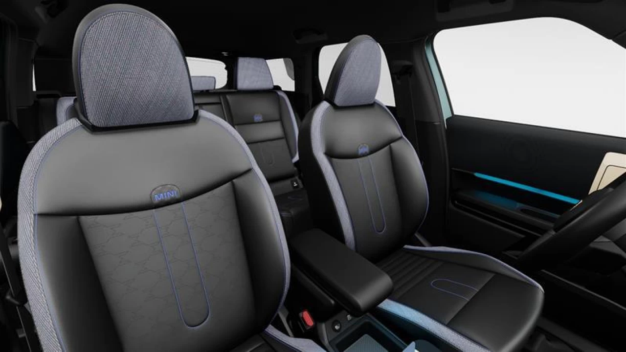 2025 MINI Countryman SE ALL4 Main Image