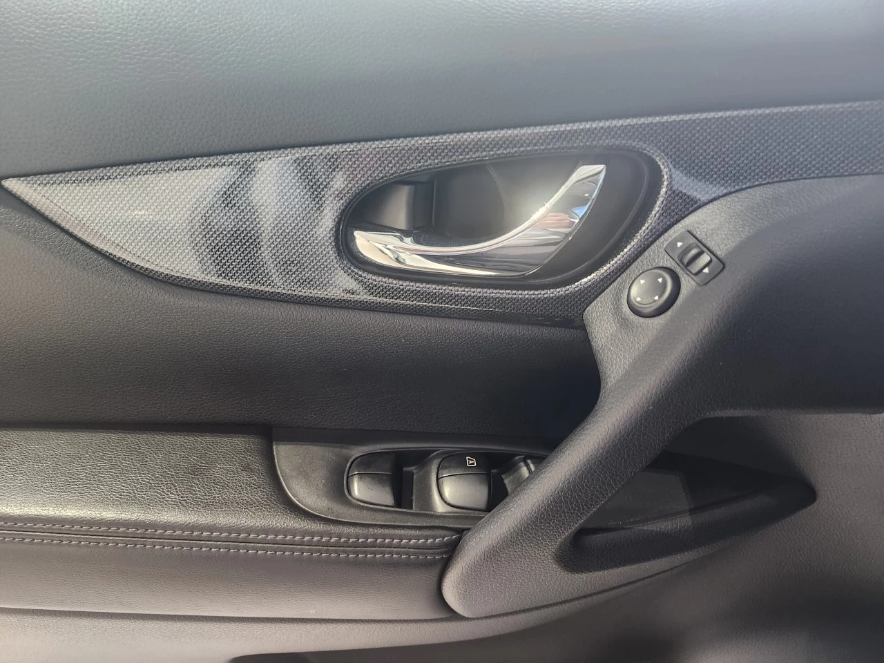 2014 Nissan Rogue SL Main Image