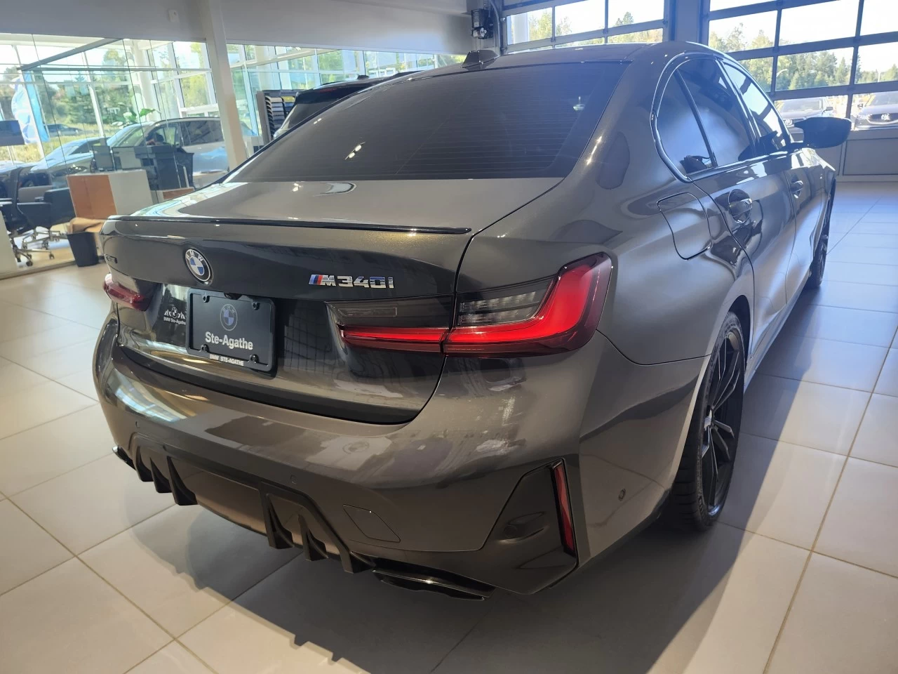 2024 BMW 3 Series M340i xDrive Image principale