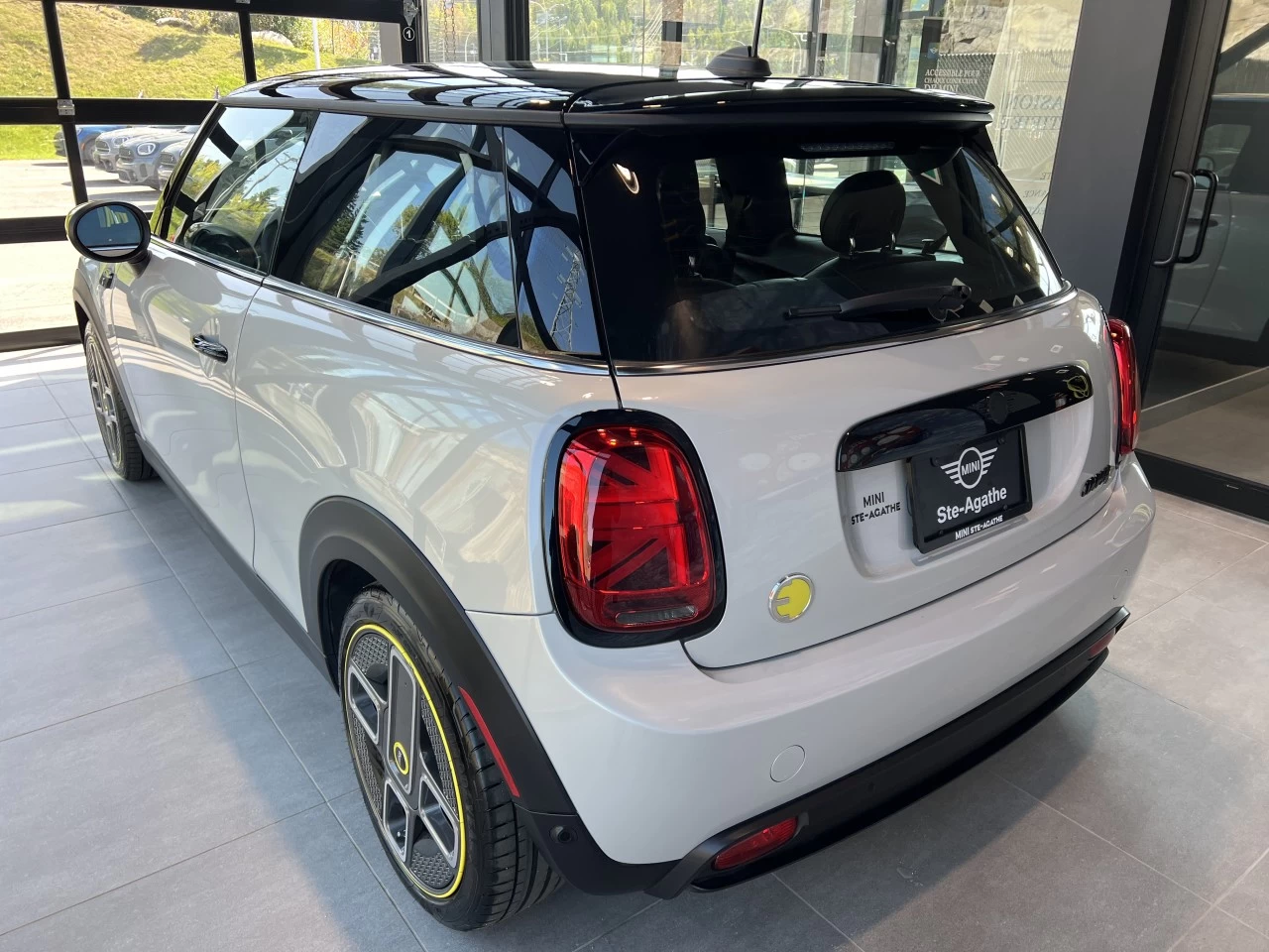 2023 Mini Cooper Cooper SE Image principale