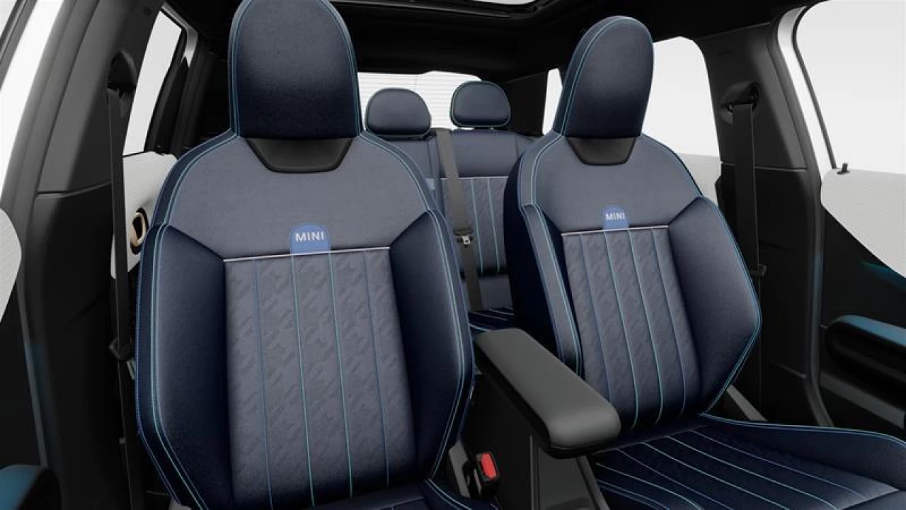 2026 MINI 5 Door Cooper S FWD Image principale