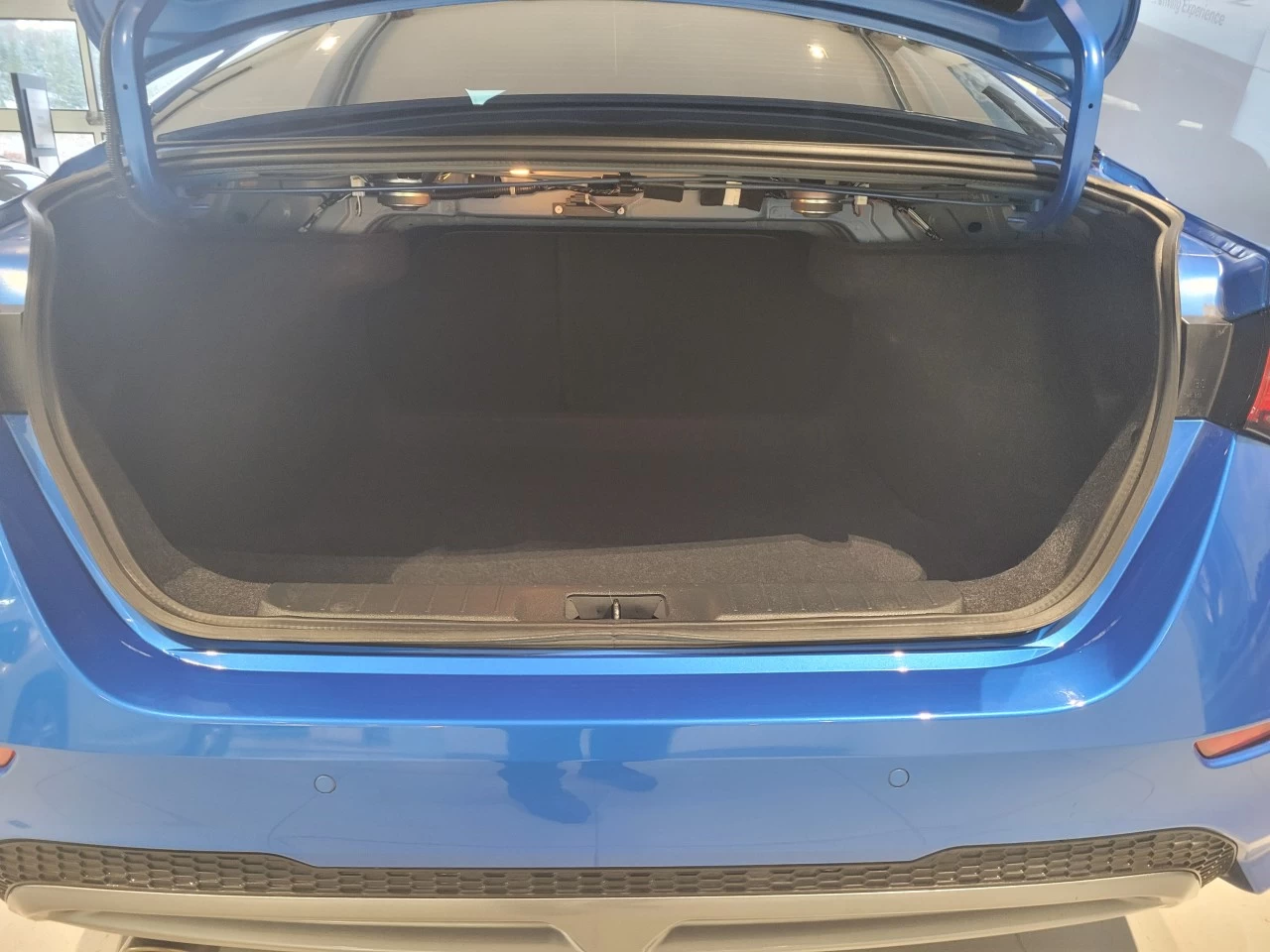 2022 Nissan Sentra SR Main Image