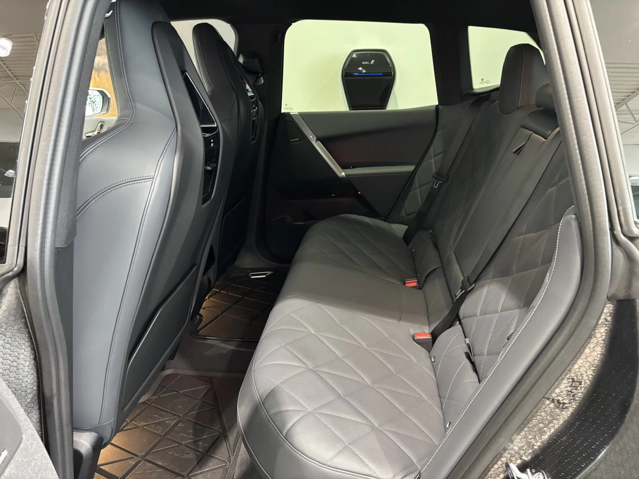 2026 BMW iX xDrive60 Main Image